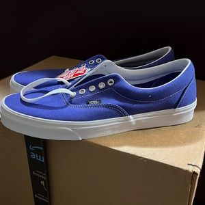 Brand new size 11.5 Royal blue Vans Era men’s shoe.